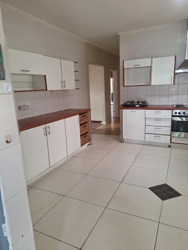 4 Bedroom Property for Sale in Panorama Western Cape